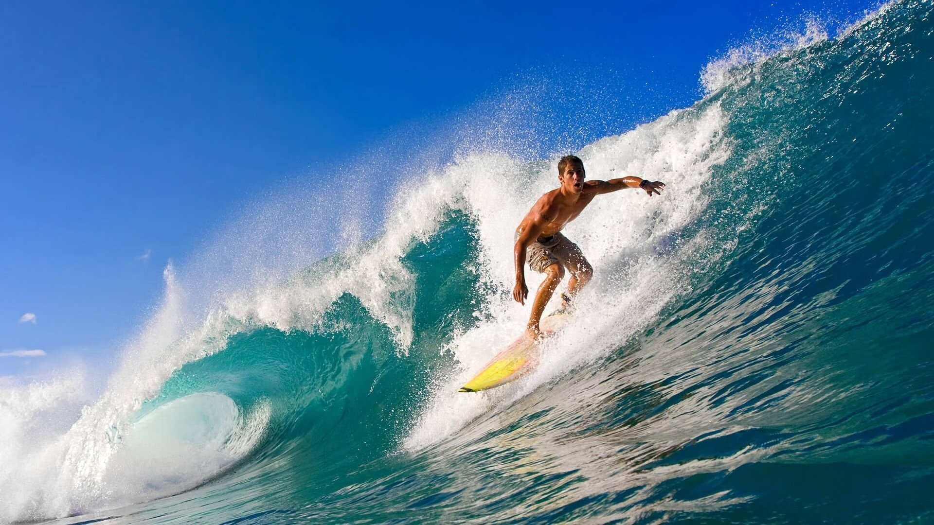 莱万多夫斯基重返赛场,重要助攻首场状态出色,西班牙队观众沸腾!气势如虹延续